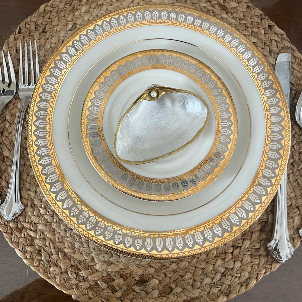 🌻6-Pearl painted and gold embossed shells with pearl - Picture 2 of 16